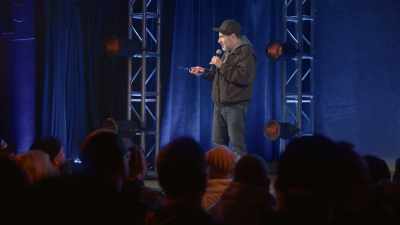 - Do you know what it is?
- [men] "Hot cross buns." - Dave Attell: Hot Cross Buns