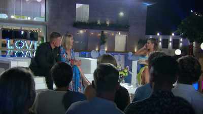 Do you know what, it's such
a difficult position to be in - Love Island