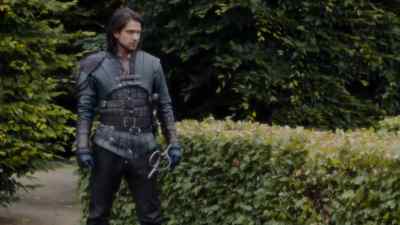 Do we know who this is? - The Musketeers