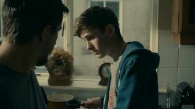 - Do you like living here?
- Yeah, it's fine. - Innocent