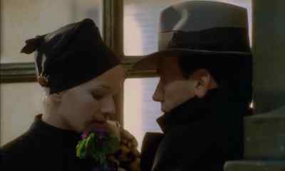 - Do you like real Parma violets?
- They're not for me. - The Conformist