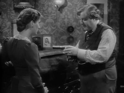Do you mind if I take my coat off - Gaslight