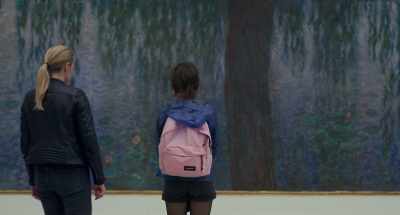- Do you mind if we go to one side?
- Okay. - Revoir Paris