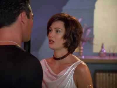 Do you mind? I'm on the clock here. - Lois & Clark: The New Adventures of Superman