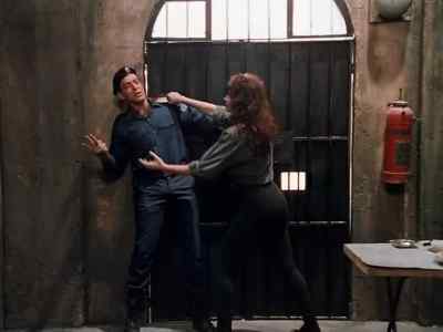 Do not kill me!
- Give me back my money. - Prison Heat
