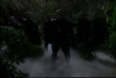 Do not move. - Star Trek: Deep Space Nine