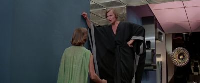 Do you prefer women - Logan's Run