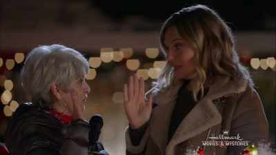 Do you promise to light
the town's Christmas tree, - A Veteran's Christmas