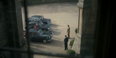 - Do we really have to do this?
- Indulge me. - The Crown