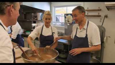 Do you remember in Spanglish,
Thomas was the culinary consultant, - Somebody Feed Phil