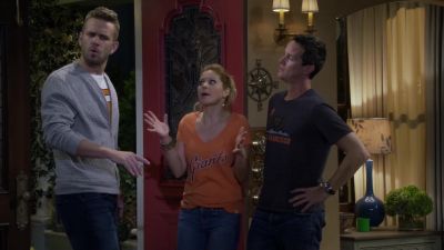 Do you see my problem?
You're both great kissers. - Fuller House
