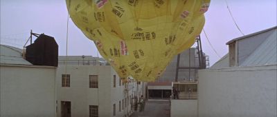 Do you see what I see It's a balloon - Skidoo