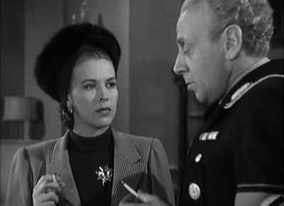 - Do you smoke a lot?
- Quite a bit of. - Hotel Berlin
