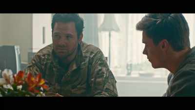 Do we stay here
and hope the military - War of the Worlds: The Attack