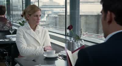 Do they have waiters here? - Closer