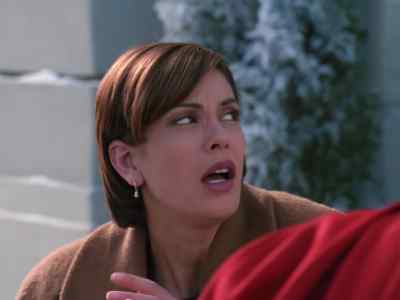- Do you think anyone was hurt?
- No, it was only rigged for your room. - Lois & Clark: The New Adventures of Superman