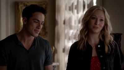 - Do you think he bought it?
- Hell, I bought it. - The Vampire Diaries