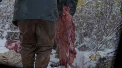 Do you think we can fit
the neck down in that backpack? - The Last Alaskans