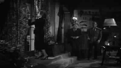 - Do you think it'll work?
- Kill that switch. - Devil Girl from Mars