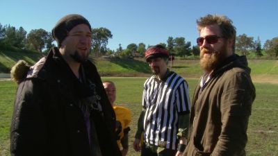 Do you think Knoxville's gonna catch the ball - Jackass 3D