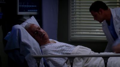 Do you think she needs an extra blanket? - Grey's Anatomy