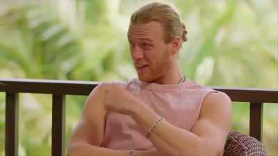 - Do you think Sam just talked
his way out of it? Like... - FBOY Island NZ