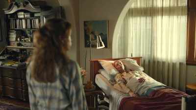 -She's pretty... - Upright