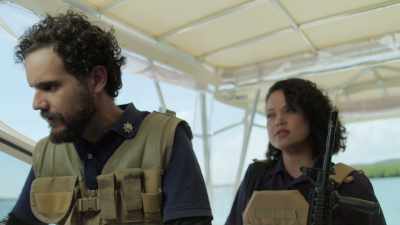 -Do you think this will work?
-I hope so. - 5 Headed Shark Attack