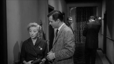 Do you think it would do any good if you went in and talked to her - House on Haunted Hill