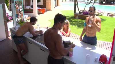 Do you think Zara,
she's genuine? 'Cause I think
Dan thinks she's cool? - Love Island