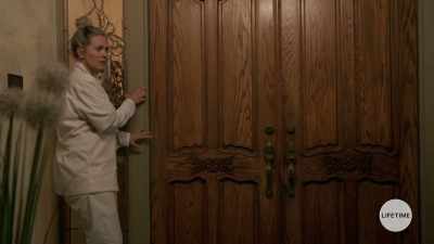 Do we understand each other? - Stalked by My Doctor: A Sleepwalker's Nightmare