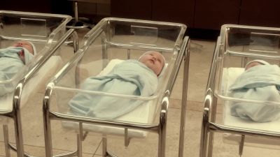 Do you wanna hold him?
Yeah, I wanna hold him. - Dexter