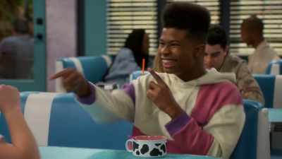 ♪ Do you want a breakfast
with sugar and fun? ♪ - Side Hustle