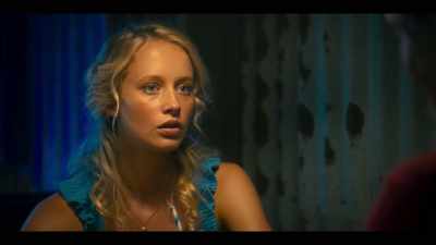 -Do we want him to show up?
-He might know where Lauren is. - Dive Club