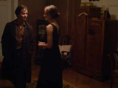 - Do you want to look at the scary trees?
- Yes. - Fabian: Going to the Dogs