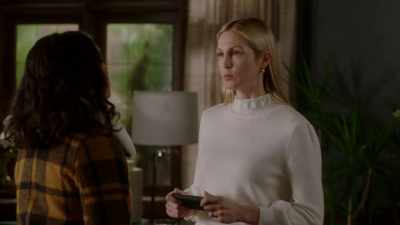 - Do what?
- Spy on Ava and Dylan. - Pretty Little Liars: The Perfectionists