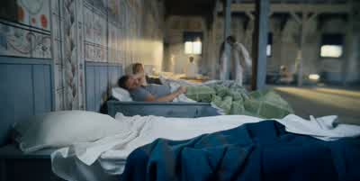 Do you think Mark's still up with that girl? - Midsommar