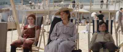 Dobler. [gasps] - Young Woman and the Sea