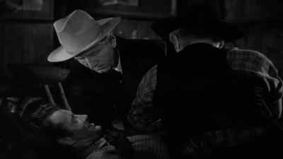 - Docs always try, don't they?
- Lie still, kid. - The Sea of Grass