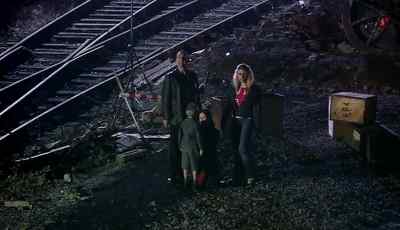 - Doctor!
-Good lad. - Doctor Who