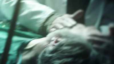 DOCTOR: Look at me.
[groan] - The City and the City
