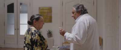 - Doctor, but she squeaks. 
- But you Pariente, barely heard. - Ibiza