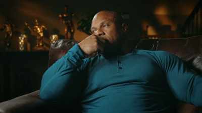 DOCTOR: Yeah, you can shower
and bathe, get them wet. - Breaking Olympia: The Phil Heath Story