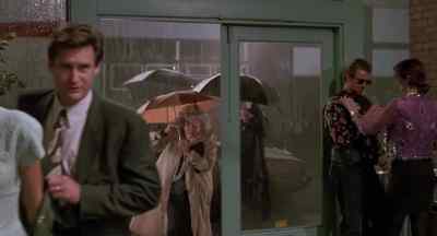 - Does Emily know Dennis Hopper?
- I don't know. - The Favor