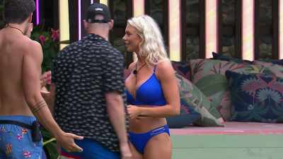 >> DOES EVERYONE HAVE A PARTNER. - Love Island