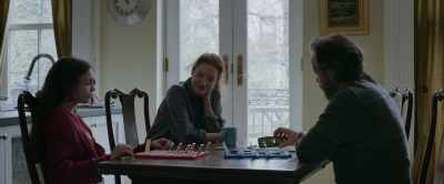 - Does she have gray hair? - Memory