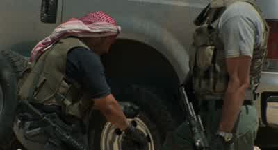 Does he need a little help there? - The Hurt Locker