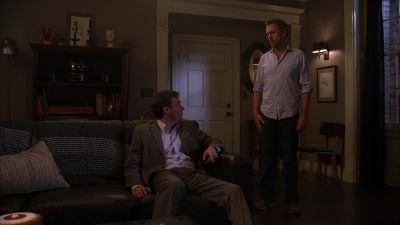 Does she know you're here? - House