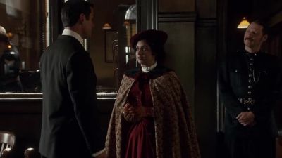 - Does this look familiar?
- It does! - Murdoch Mysteries