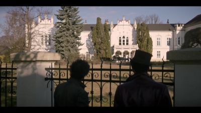 Does that look like
a glass factory to you? - Shadow and Bone